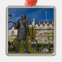 Empress Hotel and statue of Captain James Cook,