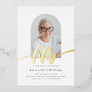 En Aluminium Arc moderne Photo 50th Birthday Foil Invitation