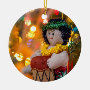 En Céramique Petit ornement hawaïen de Noël de garçon de