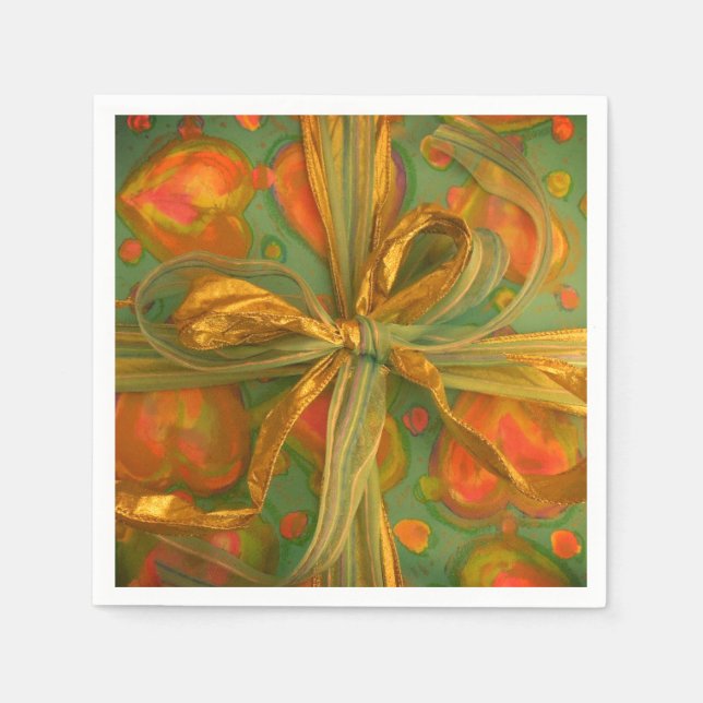 En Papier Coeur et arc rouge et vert présente serviette (Devant)