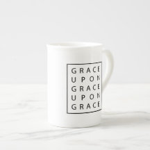 Grâce sur la tasse moderne d'écriture sainte de