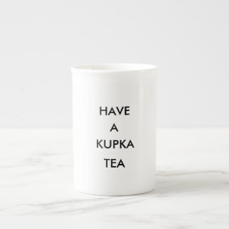 En Porcelaine La tasse de thé de Kupka de médias d'excès