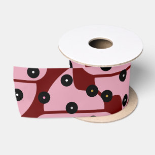 En Satin Irrésistible crème glacée arrose le ruban Berry