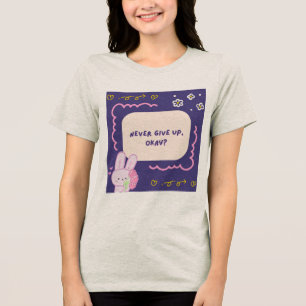 En Tri-matière T-shirt gris avec un « Quo » illustratif rose et v