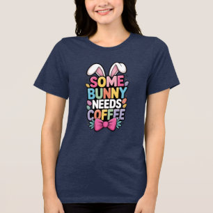 En Tri-matière Un lapin a besoin d'un café T-shirt de Pâques drôl