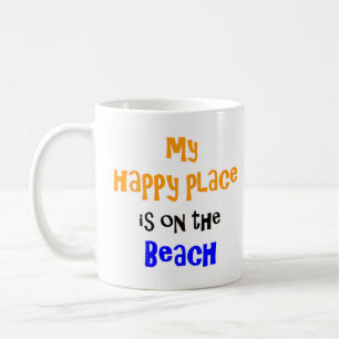 endroit heureux sur la tasse de café de la plage