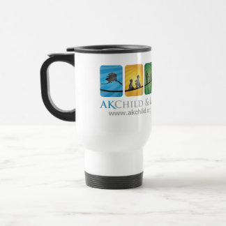 Enfant d'AK et tasse de voyage de famille