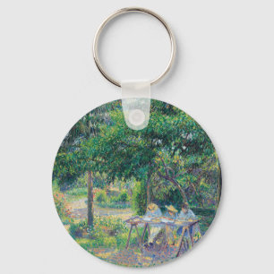 Enfants attablés dans le jardin Camille Pissarro   Keychain