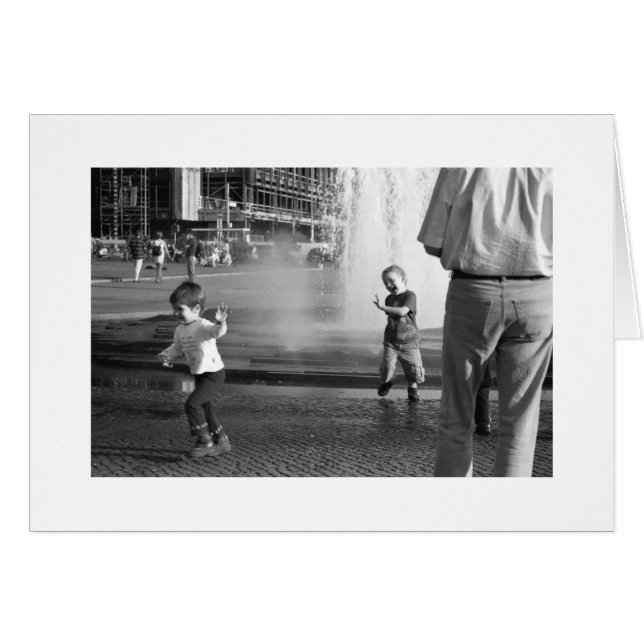 Enfants dans la fontaine de Berlin (Devant horizontal)