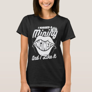 Engineering Kiss Aerospace Civil Mechanical Mining T-Shirt