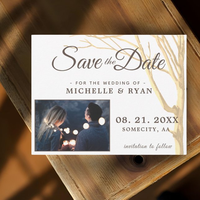 Enregistrer La Date Simple Rustic Tree Carte photo (Créateur téléchargé)