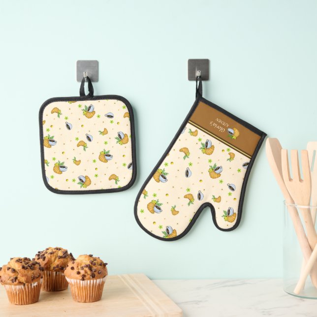 Ensemble De Gant De Cuisine Et De Manique Café et croissants (In situ (suspendu))