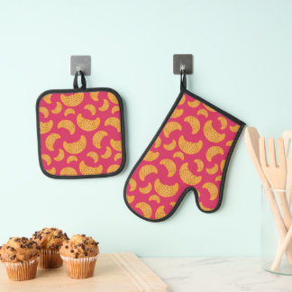 Ensemble De Gant De Cuisine Et De Manique Croissants au chocolat