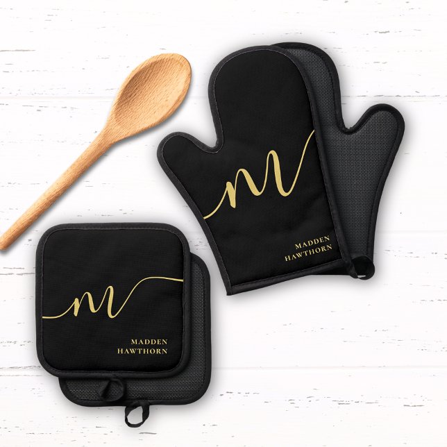 Ensemble De Gant De Cuisine Et De Manique Monogramme moderne Script Calligraphie Black Gold  (Créateur téléchargé)