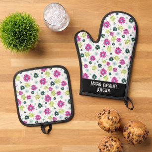 Ensemble De Gant De Cuisine Et De Manique Motif de fleurs florales stylisées à fond blanc