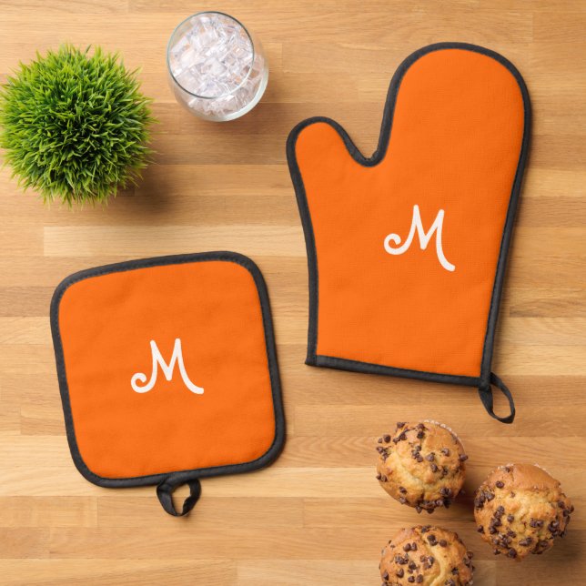 Ensemble De Gant De Cuisine Et De Manique néon orange - monogrammed (De haut en bas)