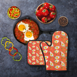 Ensemble De Gant De Cuisine Et De Manique OEufs frits avec poivrons rouge-orange
