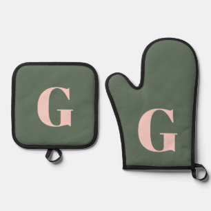 Ensemble De Gant De Cuisine Et De Manique Personnalisé Simple Bold Monogramme rose et vert