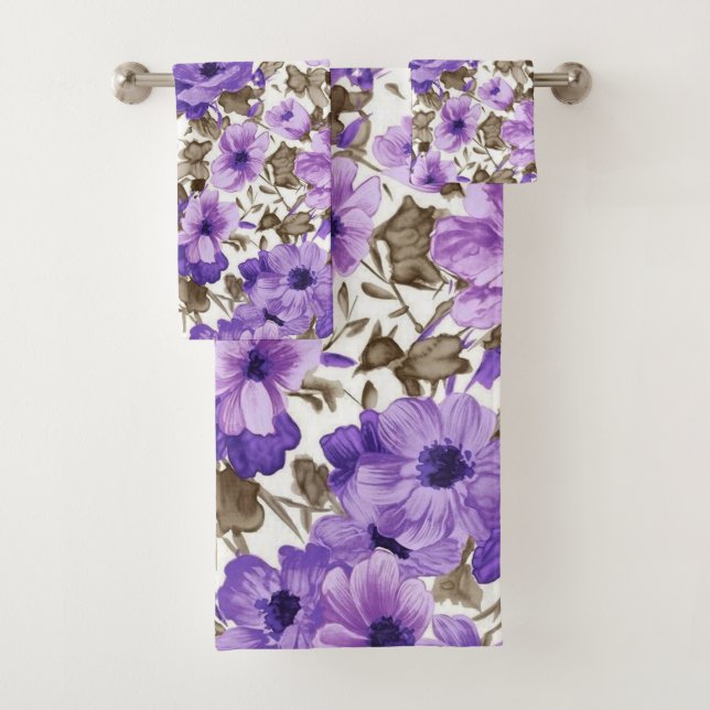 Ensemble De Serviettes De Bain À Fleurs Violettes (En situation)
