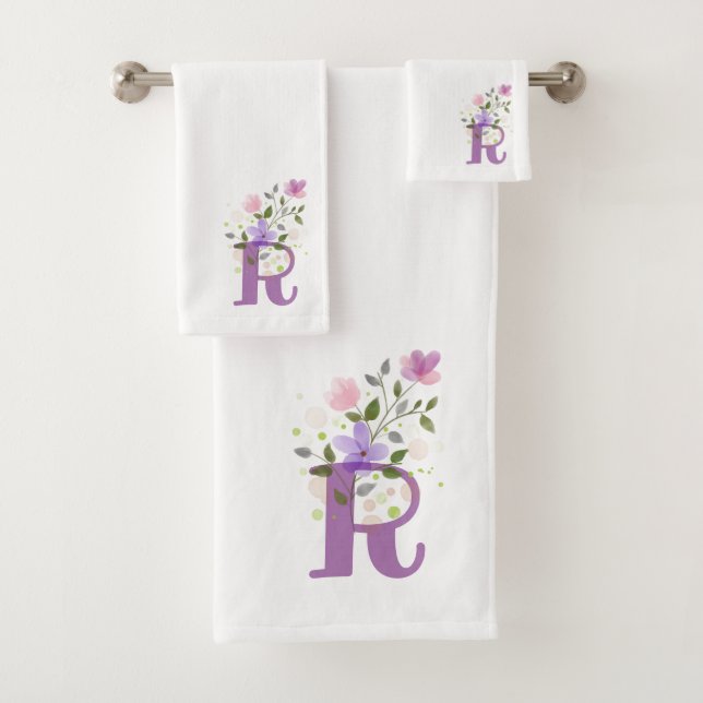 Ensemble de serviettes de bain à lettre initiale R (En situation)
