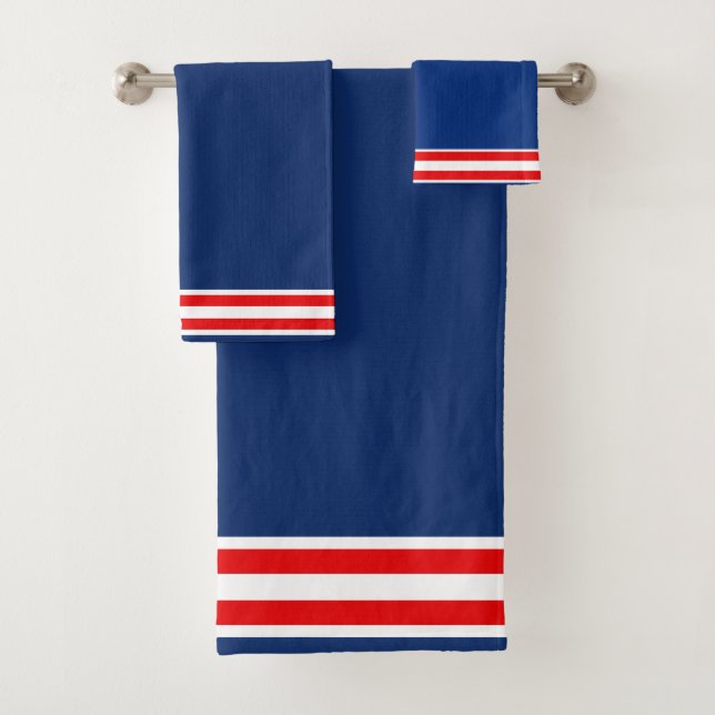 Ensemble de serviettes de bain bleu blanc et rouge (En situation)