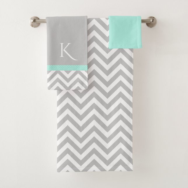Ensemble de serviettes de bain gris chevron et ver (En situation)