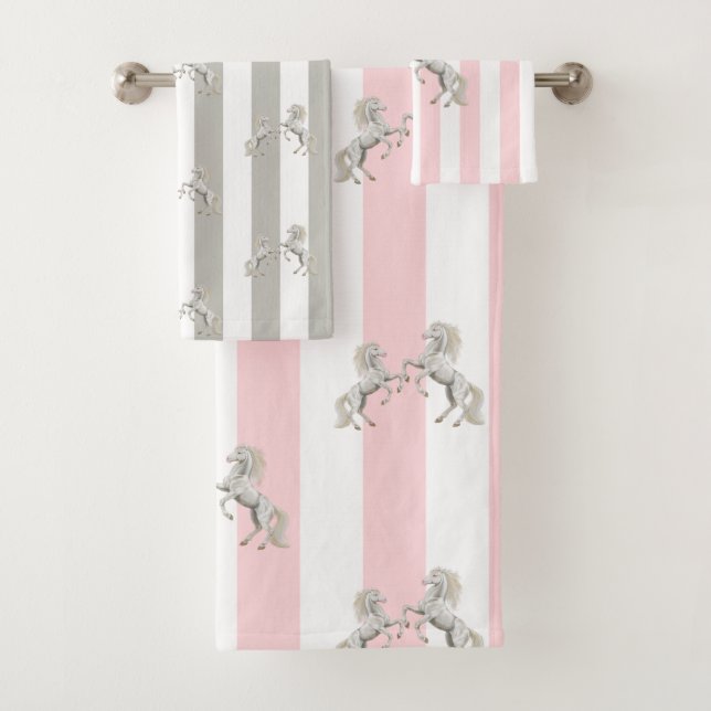 Ensemble de serviettes de bain pour chevaux roses  (En situation)