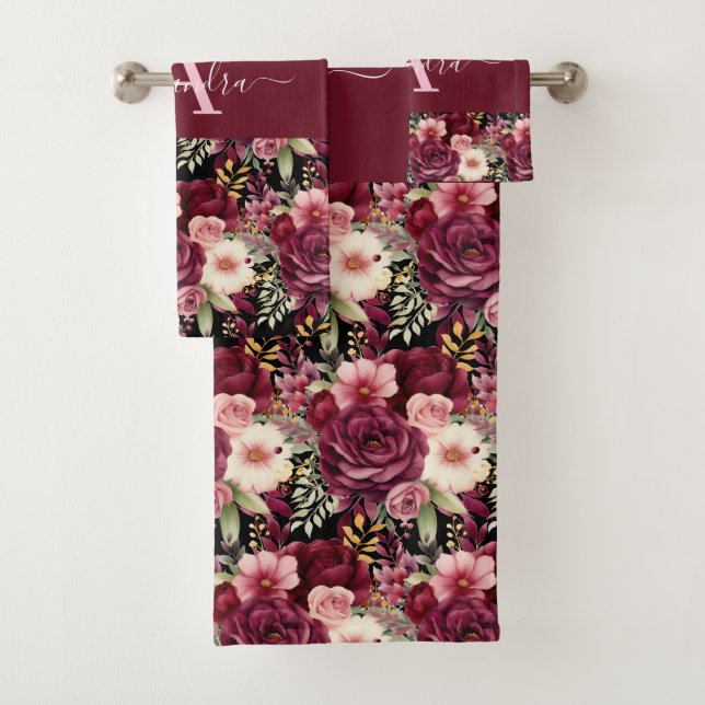 Ensemble de serviettes élégantes avec monogramme e (En situation)
