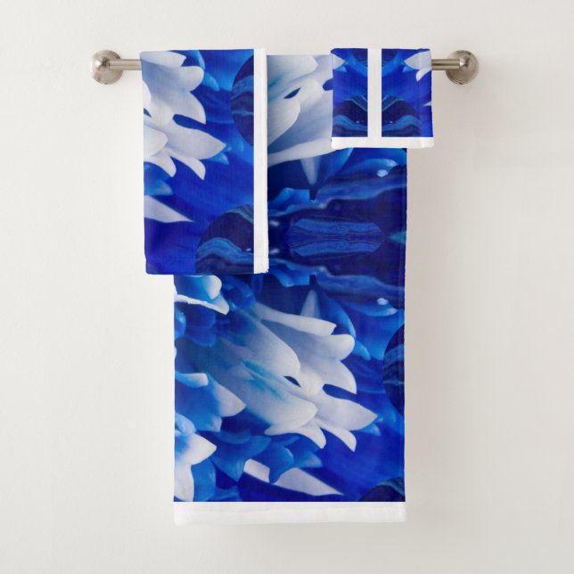 Ensemble de serviettes Royal Blue and White (En situation)