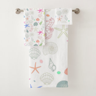 Ensemble d'étoiles de mer et de serviette de salle