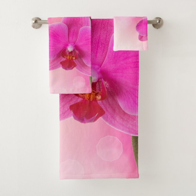 Ensemble rose de serviette de Bath de fleur (En situation)