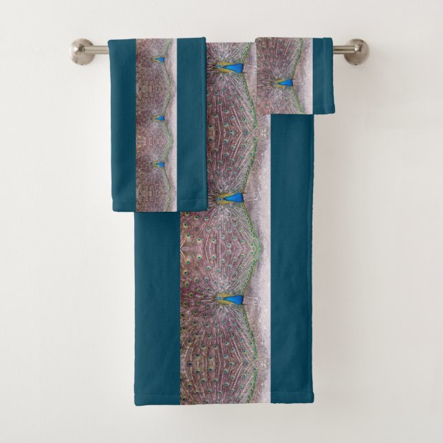 Ensemble turquoise de serviette de Bath de plumes (En situation)