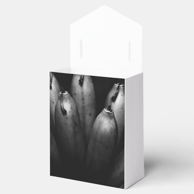 entertaining bunch favor box (Opened)