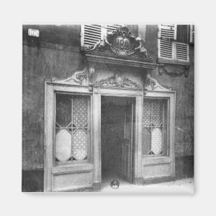 Entrance of a brothel in Paris Magnet