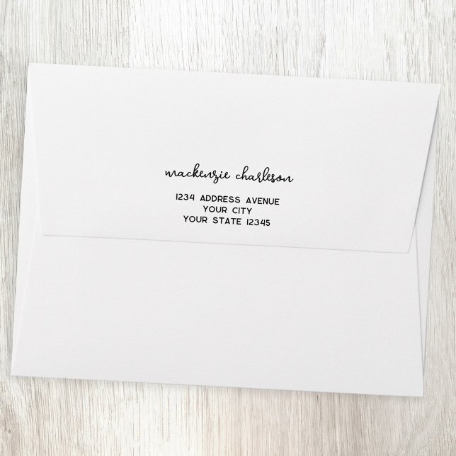Enveloppe Adresse personnalisée de script moderne simple (Modern informal personalized name and return address envelope)