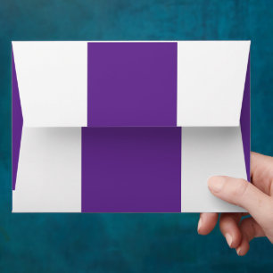 Enveloppe arrière - plan violet avec bordure blanche