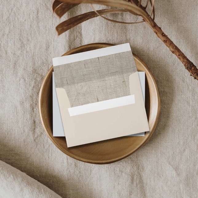 Enveloppe Belle texture de lin beige (A natural burlap look print with Arctic Wolf beige color background for the outer envelope.)