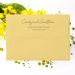 Enveloppe Beurre Jaune Simple Mariage de script moderne