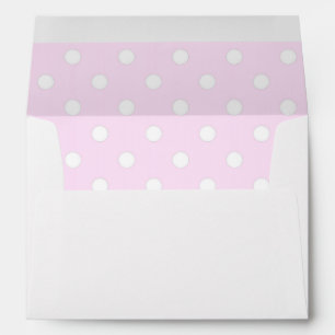 Enveloppe blanche, point de polka rose-clair rayé