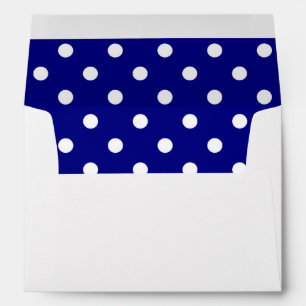 Enveloppe blanche, point Polka bleu de la marine