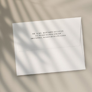 Enveloppe blanche simple avec adresse de retour