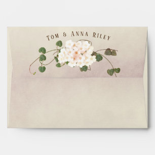Enveloppe bouquet de fleurs blanches et de lierre au nom