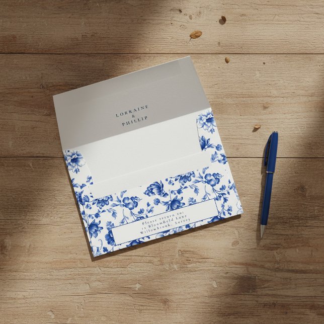 Enveloppe Classic Blue Chinoiserie Floral adresse de retour (Classic Blue Chinoiserie Floral return address Envelope.)