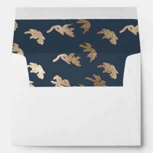Enveloppe classique bleu marine or motif retour adresse