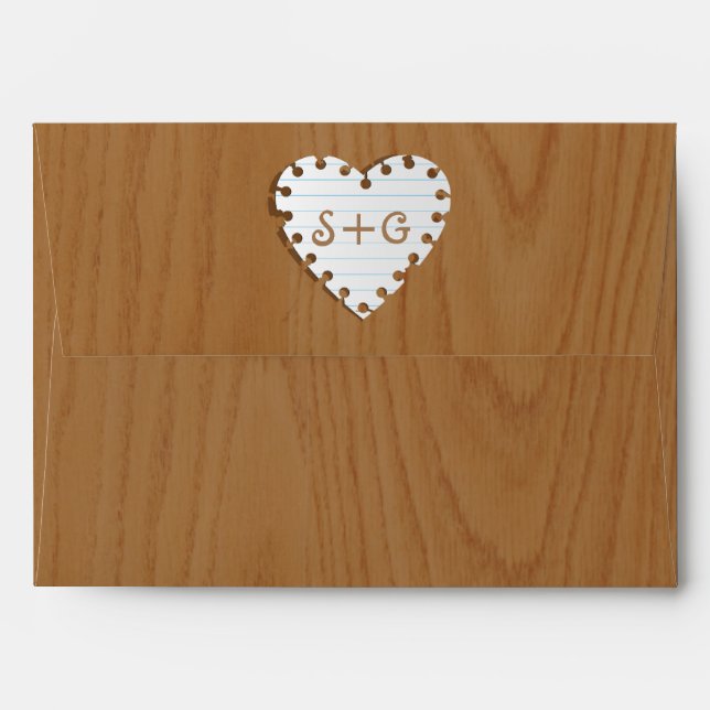 Enveloppe Coeur de papier sur bois avec mariage monogramme (Dos (Haut rabat))