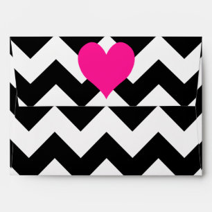 Enveloppe Coeur rose profond sur Zigzag noir et blanc