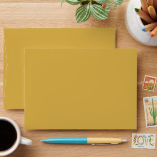 Enveloppe couleur tendance moutarde épicée 2025