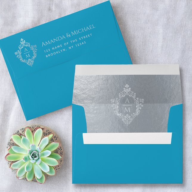 Enveloppe Crest Blue Azure Wedding Monogram Faux Silver Foil (Créateur téléchargé)