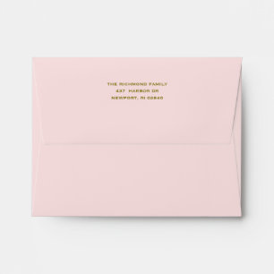Enveloppe de carte de note rose vierge avec adress