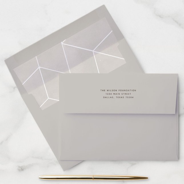 Enveloppe de l'adresse de retour du gala géométriq (Gray return address envelope with watercolor geometric liner.)